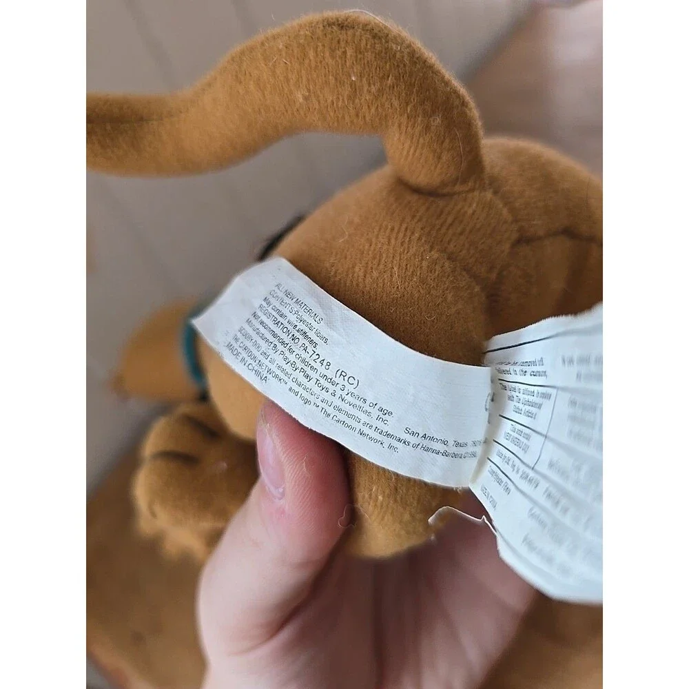 Scooby-doo Plush Hot Dog Handkerchief Cartoon Network Stuffed Animal 8